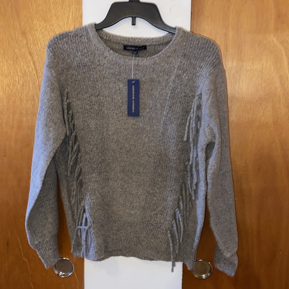 🧁 NWT Adrienne Vittadini  Taupe/Brown Fringe Crew Neck Sweater